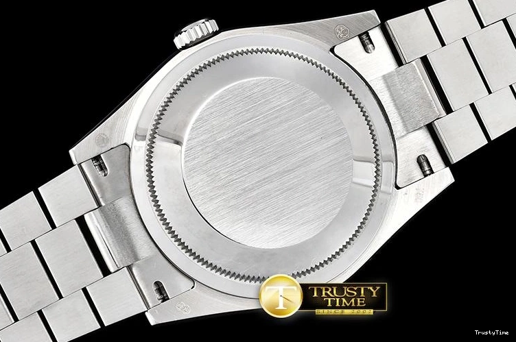 0524 RDD0214B – DayDate 36mm GoAnywhere 682